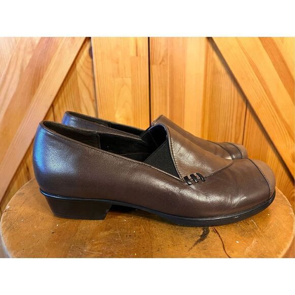 MUNRO Shoes  Leather Flats Penny Loafers comfort Slip Ons size 7M - Picture 1 of 7